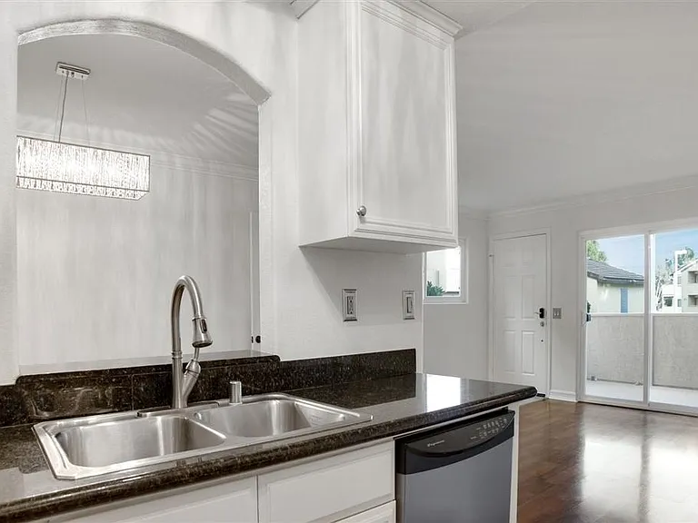 5049 Los Morros Way — Photo 11
