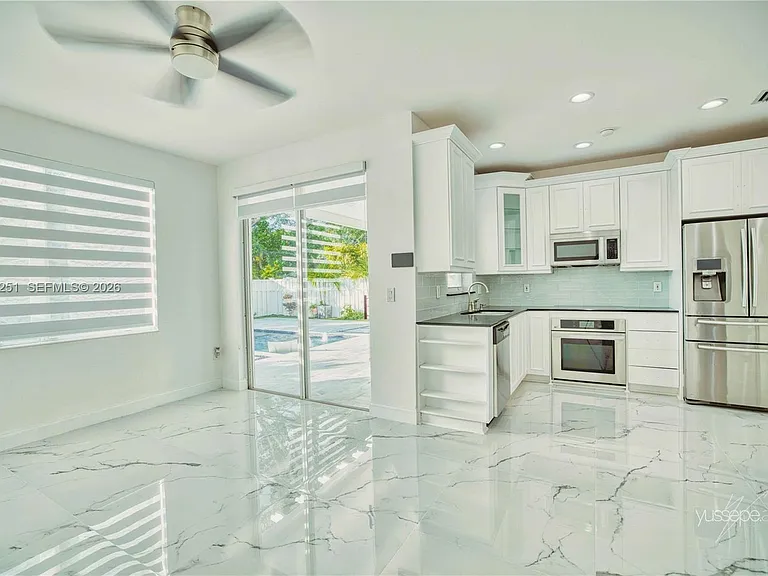 15151 NW 6th Ct — Photo 38