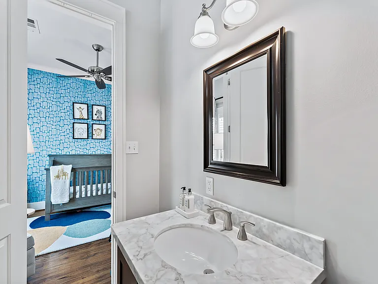 1504 Knox St — Photo 12