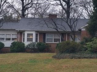 3915 Dogwood Dr, Greensboro, NC 27410