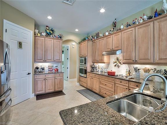 3rd image of 20849 Torre Del Lago St