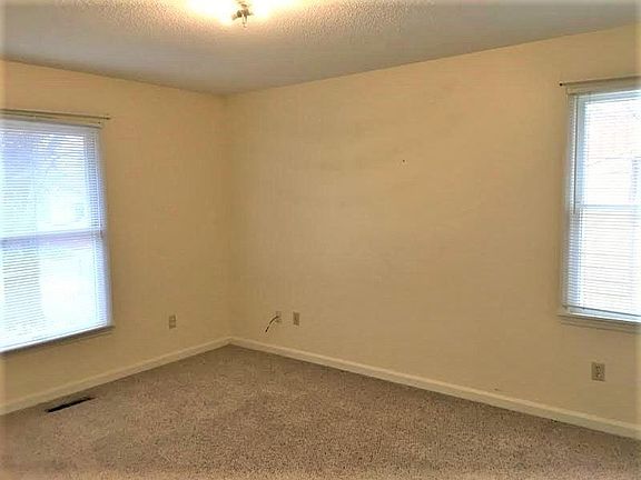 4th image of 10707 Lora Ln