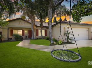 10907 Villa Hermosa Dr, Bakersfield, CA 93311