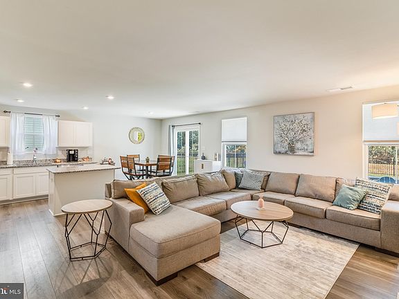 4th image of 30181 Creekview Cir
