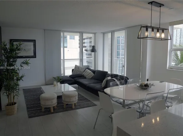 1155 Brickell Bay Dr APT 902, Miami, FL 33131