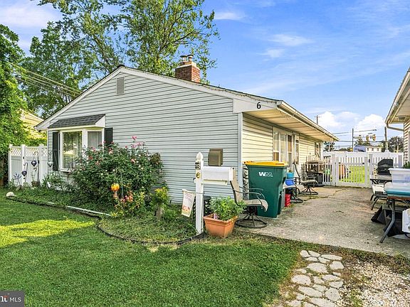 3rd image of 6 Idlewild Rd