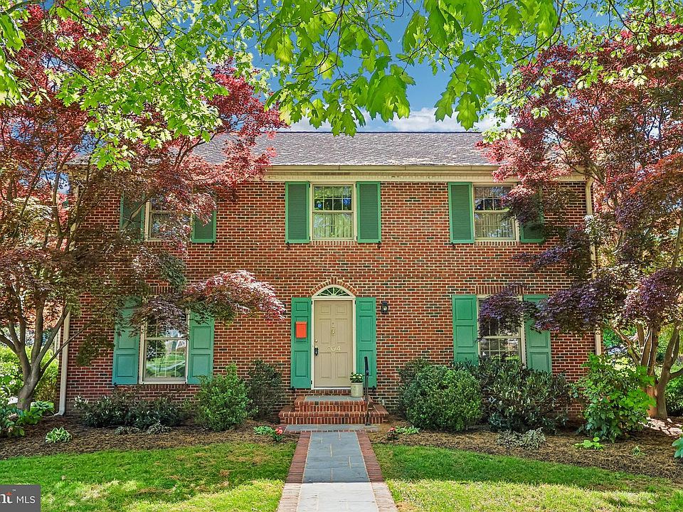 1st image of 104 Somerset Rd