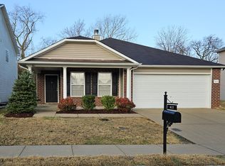 633 Creek Oak Dr, Murfreesboro, TN 37128