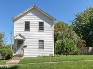 1002 S Lee St, Bloomington, IL