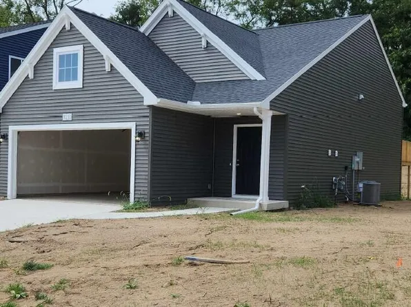 10200 Pennridge Dr, Portage, MI 49024