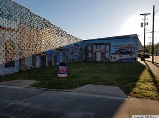51 N Main St, Arab, AL 35016