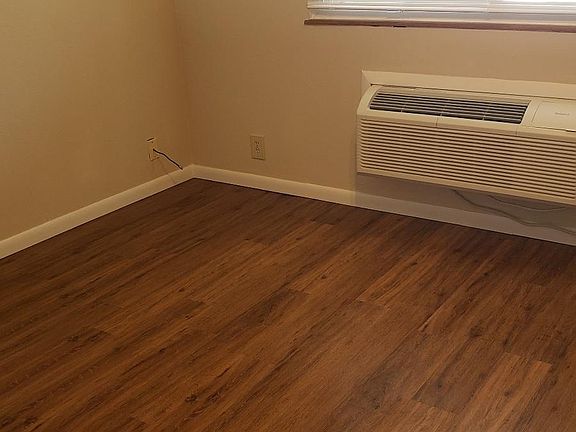 5th image of 516 Wisconsin St #B
