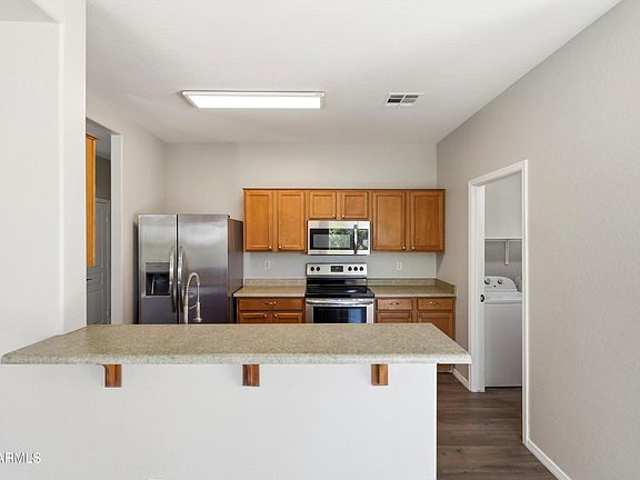 2nd image of 380 E MOUNTAIN VIEW Road