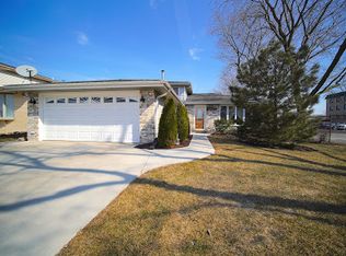 8041 S Oconto Ave, Bridgeview, IL 60455