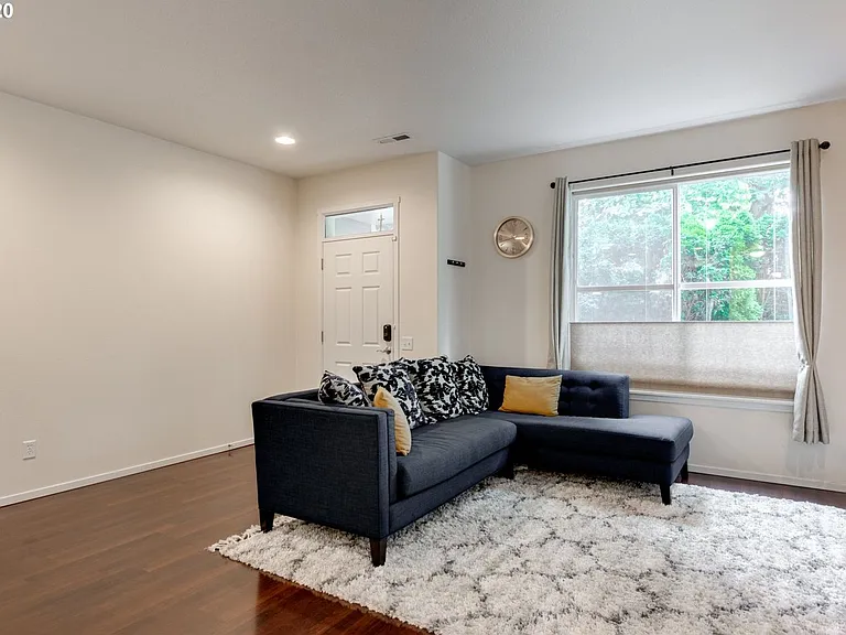 2232 NE Redelfs Way — Photo 9