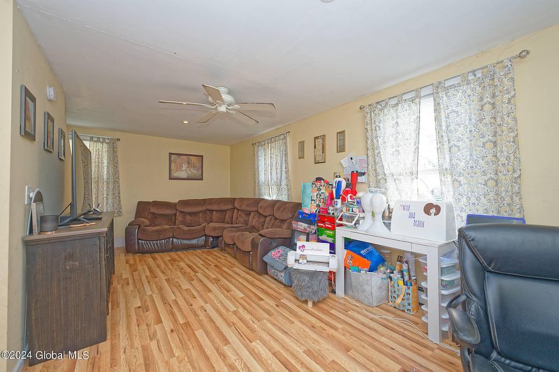4th image of 1 Miller Avenue