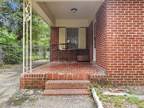 5th image of 808 W Mercer Ave