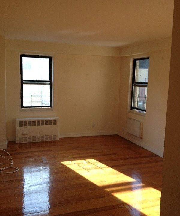 2nd image of 179 Bennett Ave APT 6D