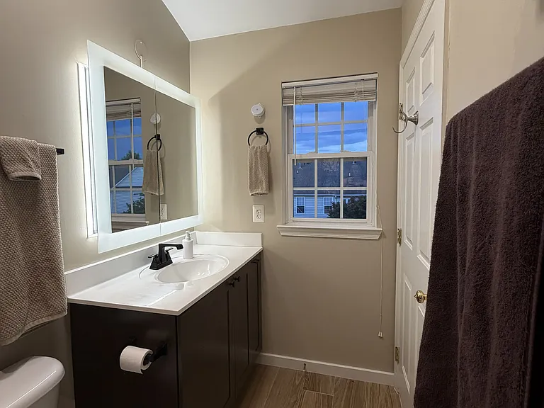 2066 Lockwood Dr — Photo 14