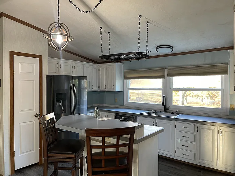 274 Hester Rd — Photo 2