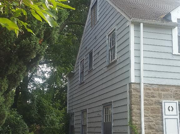 3rd image of 1735 Bella Vista St