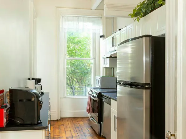 823 Union Street image 11 of 14