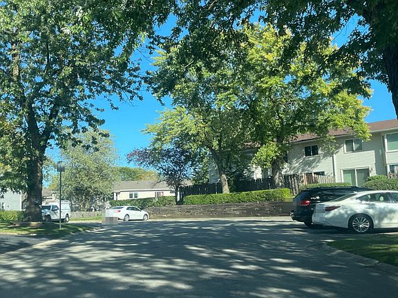 4th image of 553 Leslie Ln