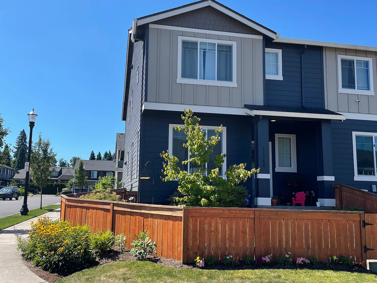 3 bed, 1562 sqft, $2,400 — Photo 1
