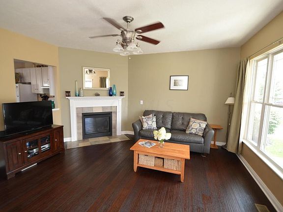 5th image of 812 Bent Oak Dr