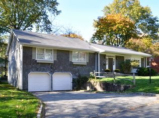 120 Sycamore Ln, Irvington, NY 10533