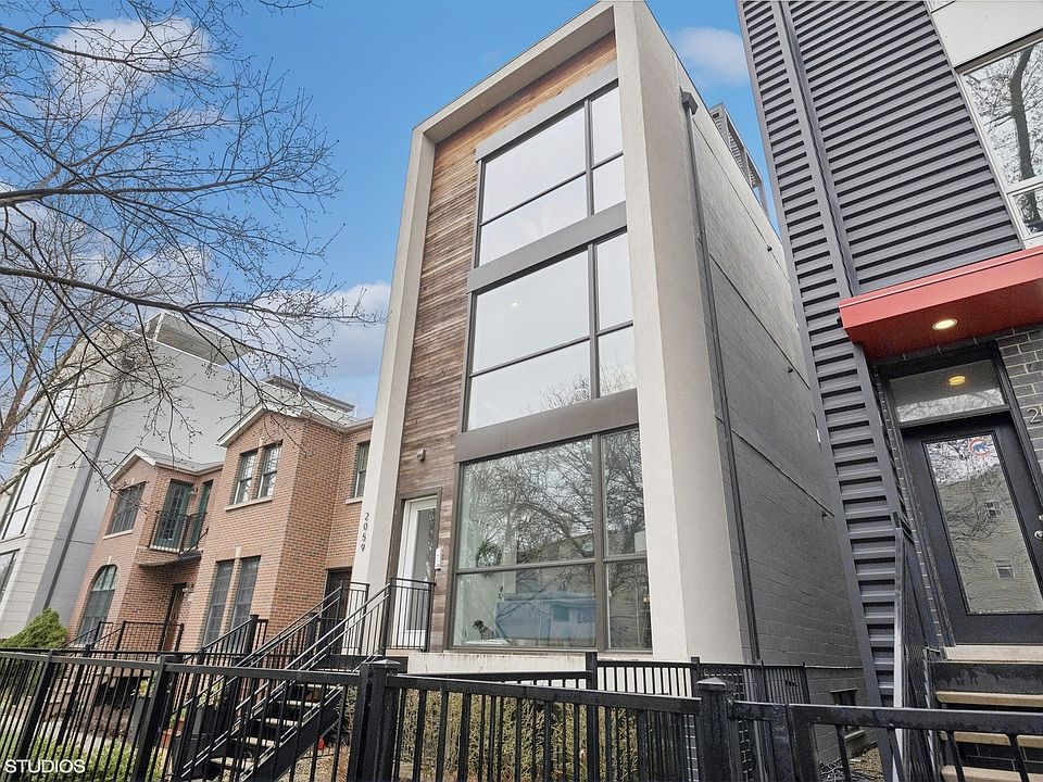 1st image of 2059 N Mozart St #2