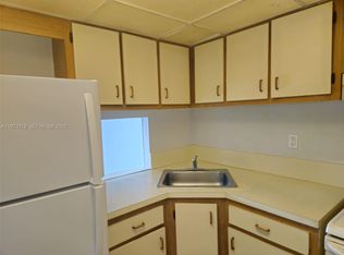 4550 NW 9th St APT 704E, Miami, FL 33126