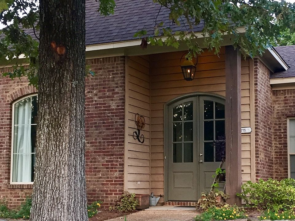 beautiful gas lantern entry