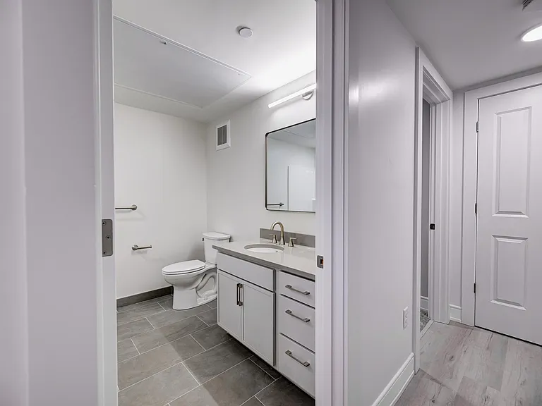 2059 Lafayette Rd #201 — Photo 24