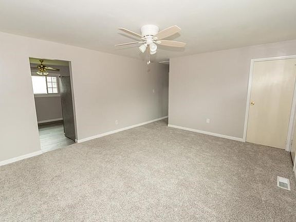 5th image of 835 E 10th St