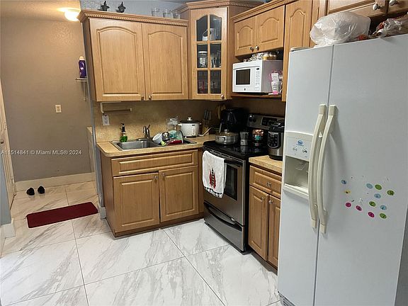 3rd image of 15607 NW 37th Pl