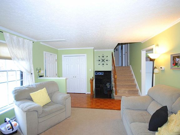 5th image of 211 Minuteman Dr