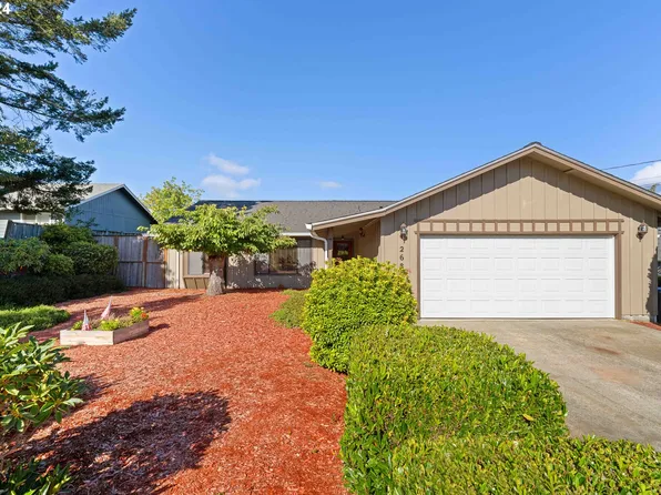 2680 Virginia Ave, North Bend, OR 97459