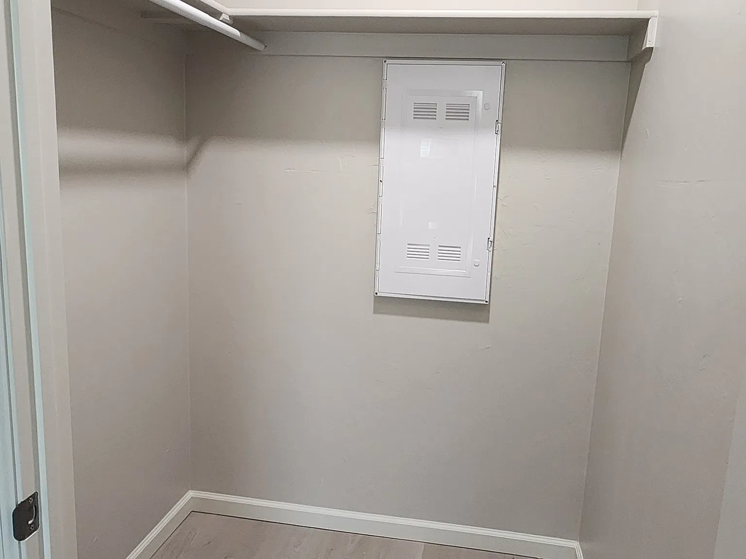 8009 Melrose Ln — Photo 3