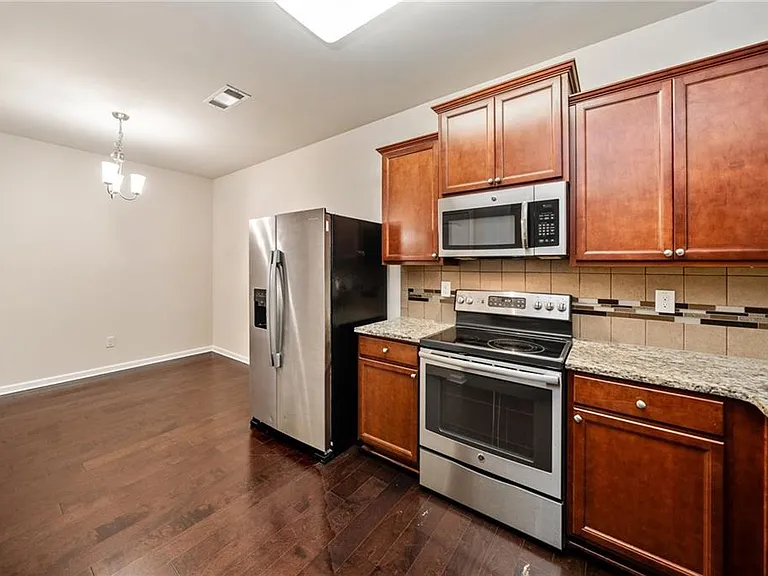 371 Franklin Ln — Photo 10