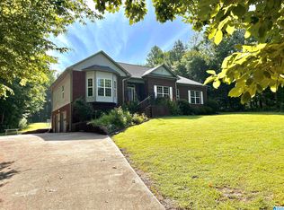 525 Crooked Creek Ln, Odenville, AL 35120