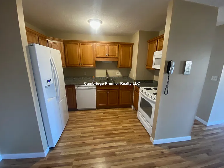 474 1/2 Broadway #28 — Photo 9