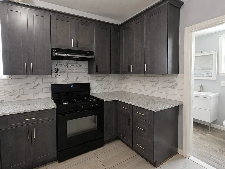 69-71 N 13th St #2 — Photo 4