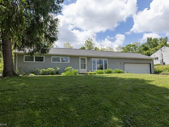 2nd image of 9882 Crestwood Dr