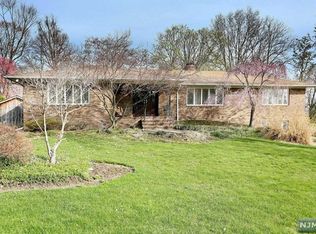 19 Cider Mill Rd, Hawthorne, NJ 07506