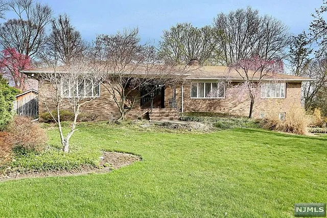 19 Cider Mill Rd photo 1