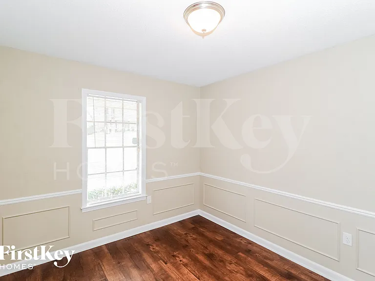 5373 Banbury Ave — Photo 4