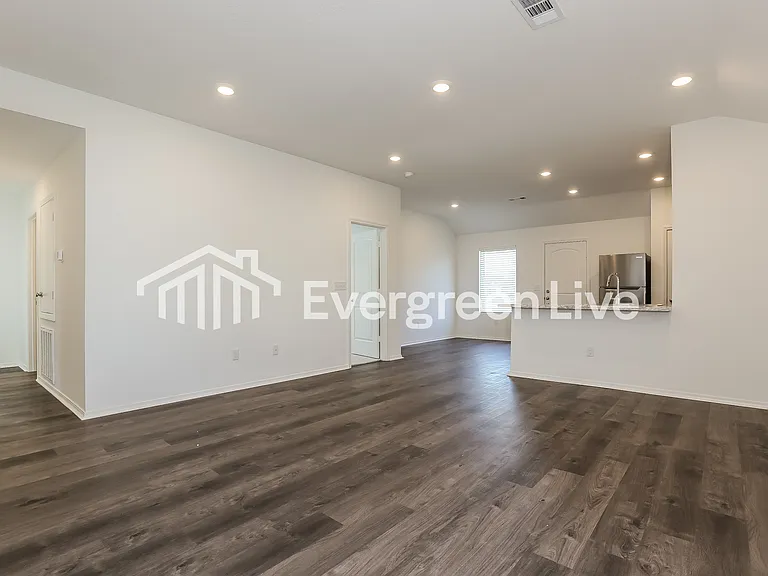 111 Powder River Dr — Photo 5