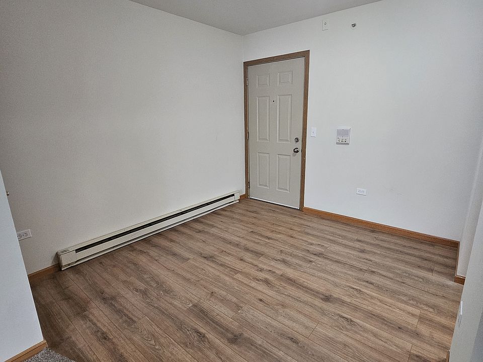 Dining room/eat-in area off of kitchen