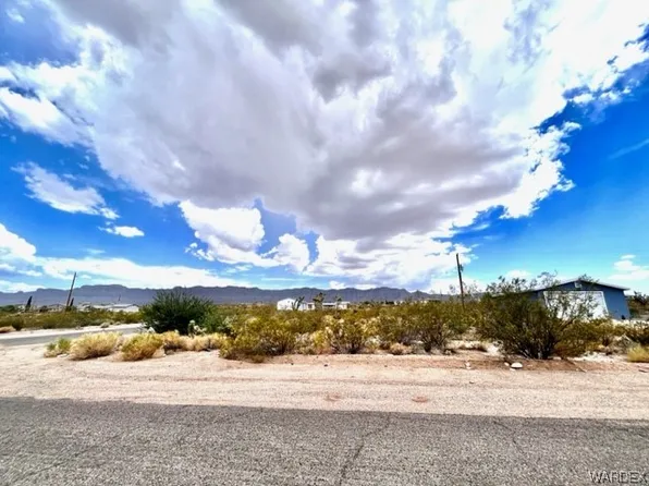 30380 N Stillwater Dr, Meadview, AZ 86444